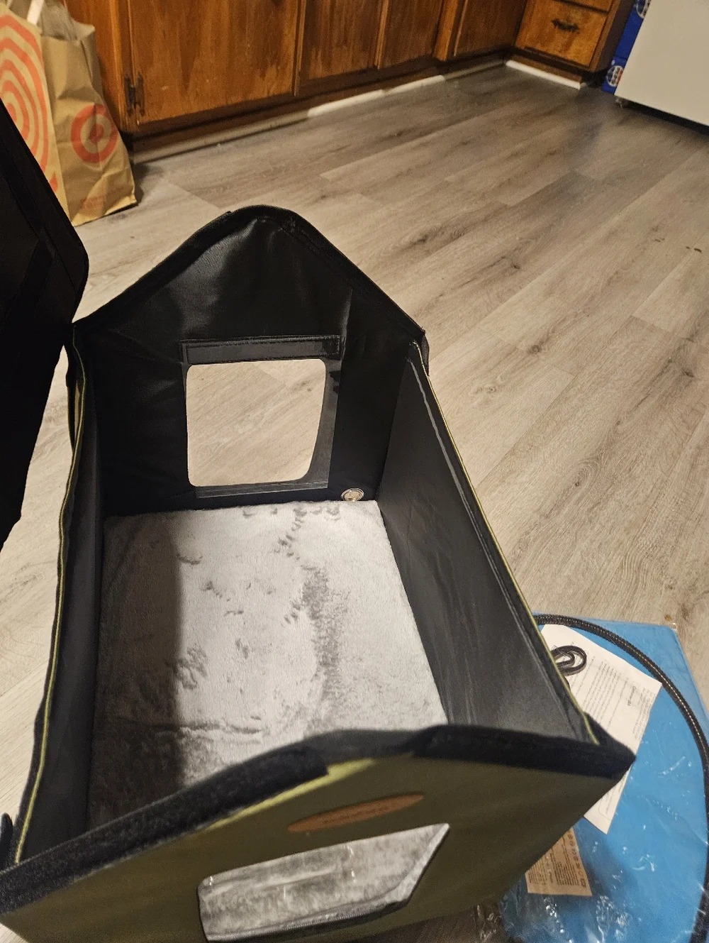 Heated Cat House/ Bed for Outdoor Cats Elevated, Insulated, Heated